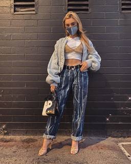 Meg Donnelly feet photo thumbnail