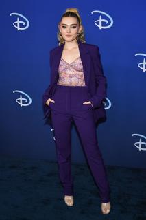 Meg Donnelly feet photo thumbnail