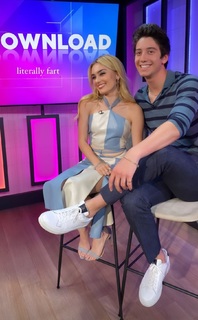 Meg Donnelly feet photo thumbnail