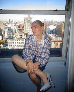 Meg Donnelly feet photo thumbnail