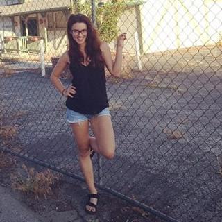 Meg Myers feet photo 2