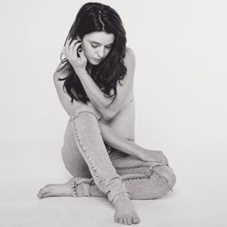 Meg Myers feet photo 1