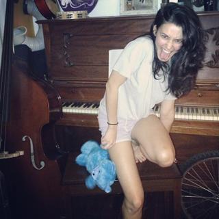 Meg Myers feet photo 6