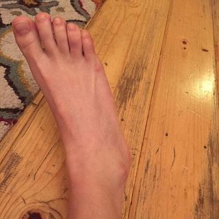 Meg Myers feet photo 10
