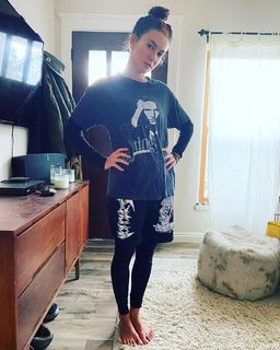 Meg Myers feet photo 20