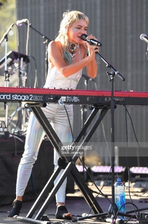 Meg Myers feet photo 11