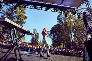 Meg Myers feet photo 9