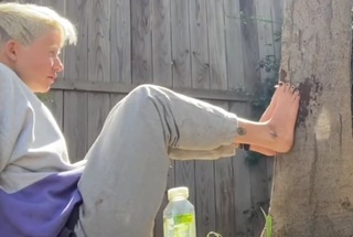 Meg Myers feet photo 10