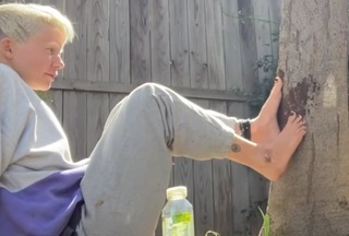 Meg Myers feet photo 9
