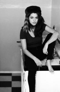 Meg Myers feet photo 1