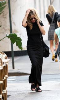 Meg Ryan feet photo thumbnail
