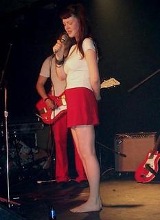 Meg White feet photo thumbnail
