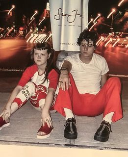 Meg White feet photo thumbnail