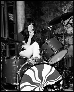 Meg White feet photo thumbnail