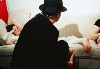 Meg White feet photo thumbnail