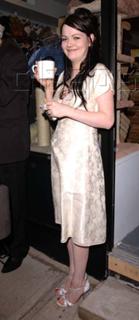 Meg White feet photo thumbnail