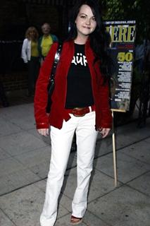 Meg White feet photo thumbnail