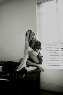Megan Barton Hanson feet photo 12