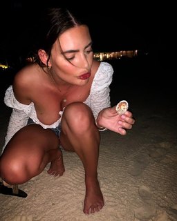 Megan Barton Hanson feet photo 9