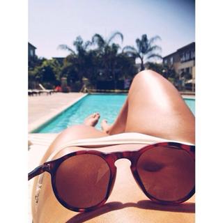 Megan Batoon feet photo thumbnail