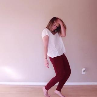 Megan Batoon feet photo thumbnail