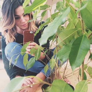 Megan Batoon feet photo thumbnail