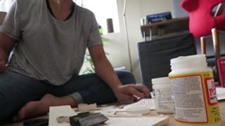 Megan Batoon feet photo thumbnail