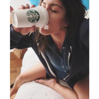 Megan Batoon feet photo thumbnail