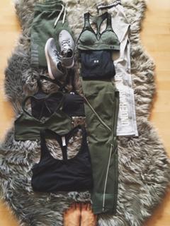 Megan Batoon feet photo thumbnail
