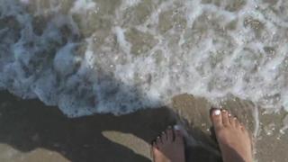 Megan Batoon feet photo thumbnail