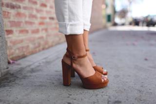 Megan Batoon feet photo thumbnail