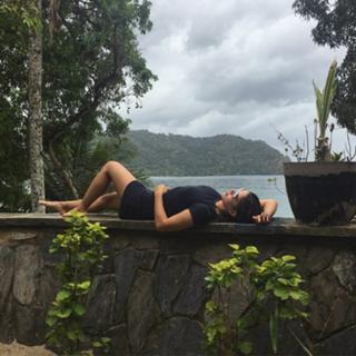 Megan Batoon feet photo thumbnail