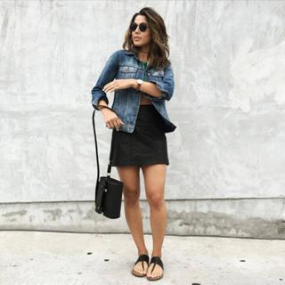 Megan Batoon feet photo thumbnail
