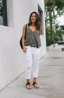 Megan Batoon feet photo thumbnail