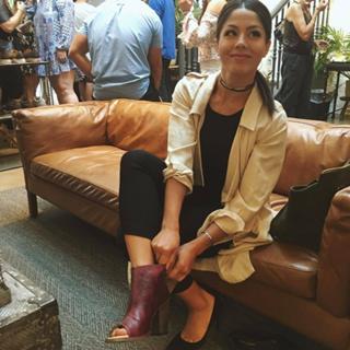 Megan Batoon feet photo thumbnail