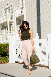 Megan Batoon feet photo thumbnail