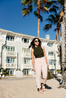 Megan Batoon feet photo thumbnail