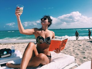 Megan Batoon feet photo thumbnail