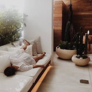 Megan Batoon feet photo thumbnail