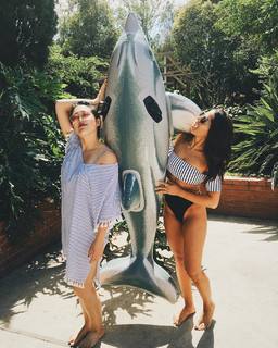 Megan Batoon feet photo thumbnail