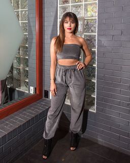 Megan Batoon feet photo thumbnail
