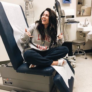 Megan Batoon feet photo thumbnail