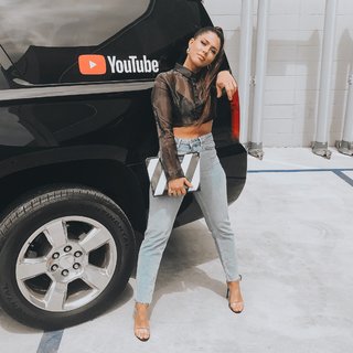 Megan Batoon feet photo thumbnail