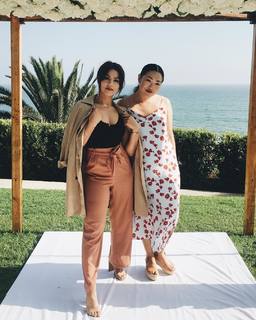 Megan Batoon feet photo thumbnail