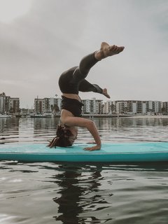 Megan Batoon feet photo thumbnail