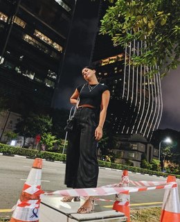Megan Batoon feet photo thumbnail