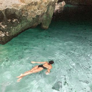 Megan Batoon feet photo thumbnail