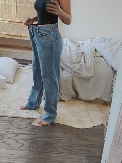 Megan Batoon feet photo thumbnail