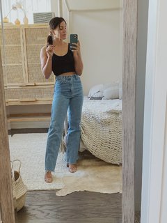 Megan Batoon feet photo thumbnail