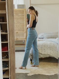 Megan Batoon feet photo thumbnail